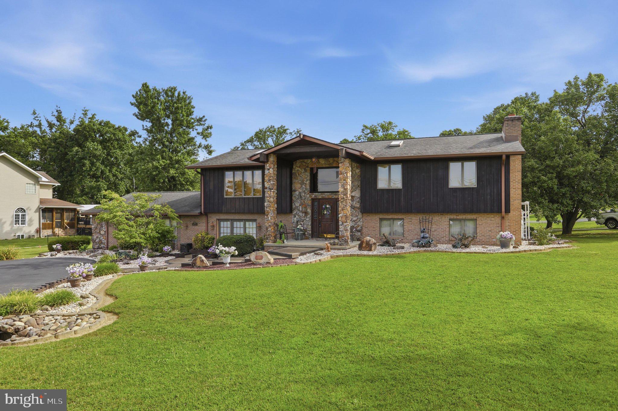 225 BOWDEN DRIVE