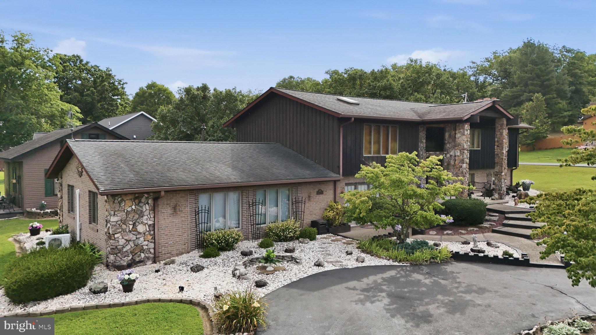 225 BOWDEN DRIVE