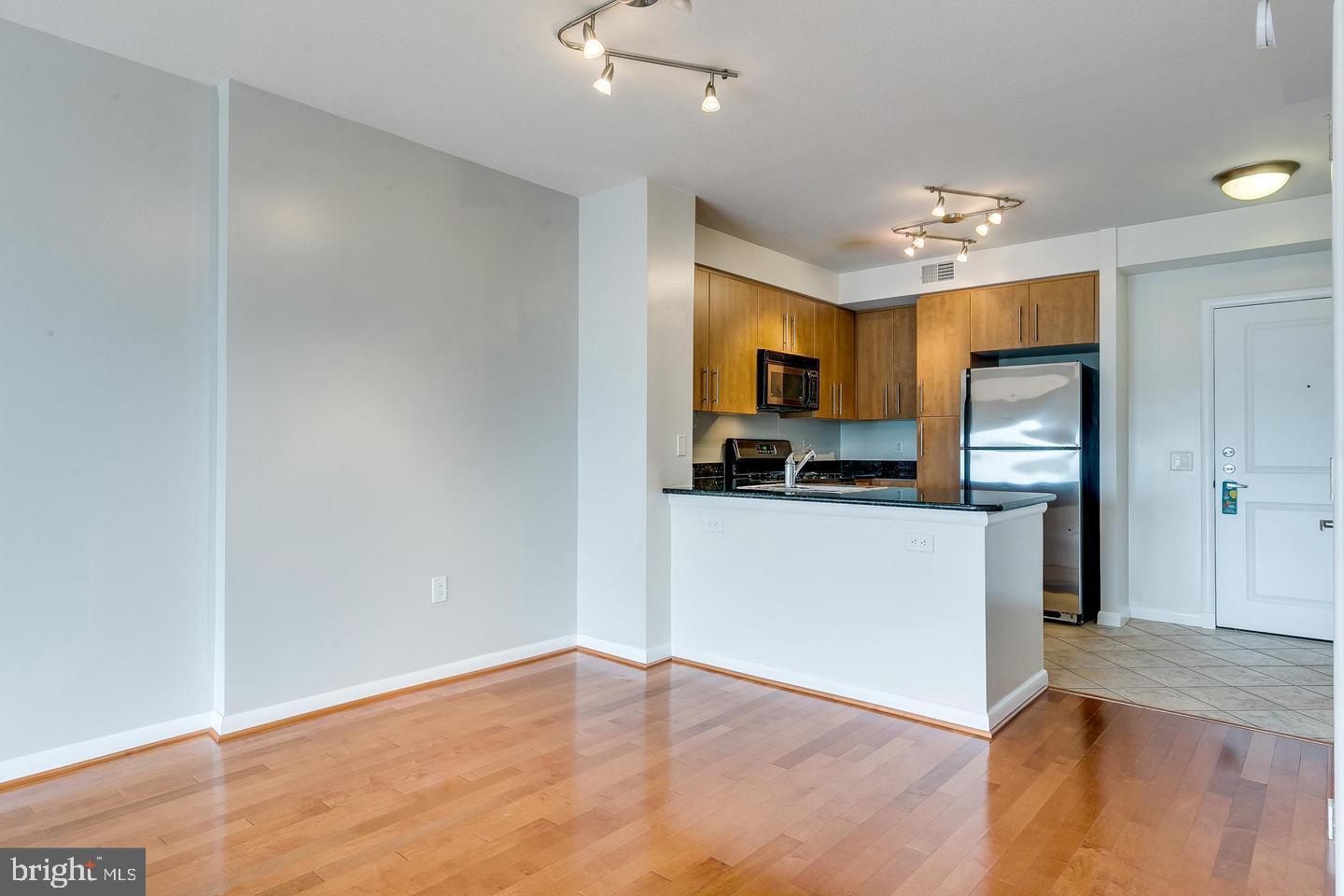 CLARENDON 1021 - Residential Lease