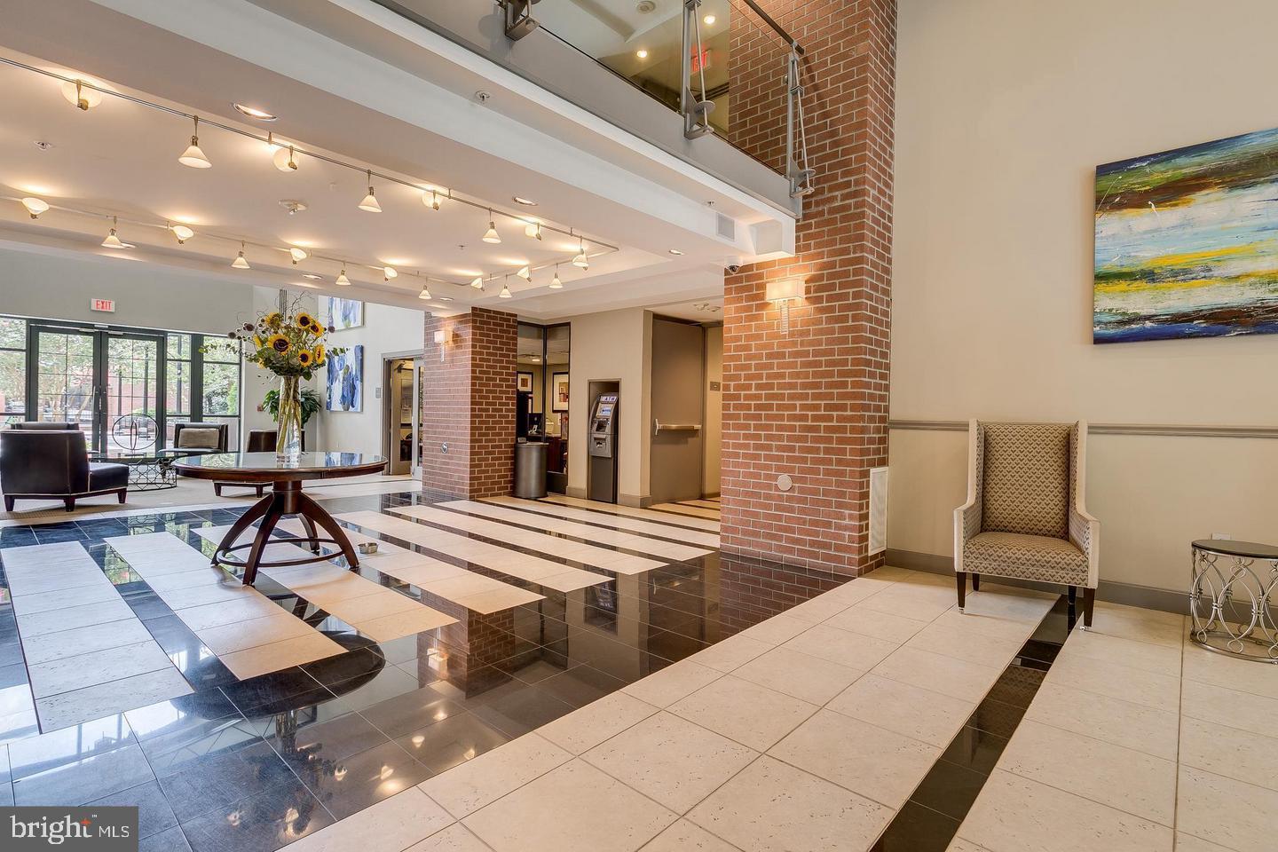 CLARENDON 1021 - Residential Lease