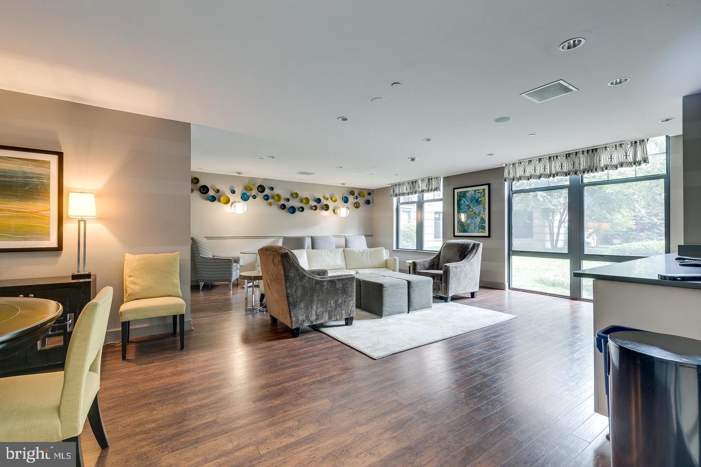 CLARENDON 1021 - Residential Lease