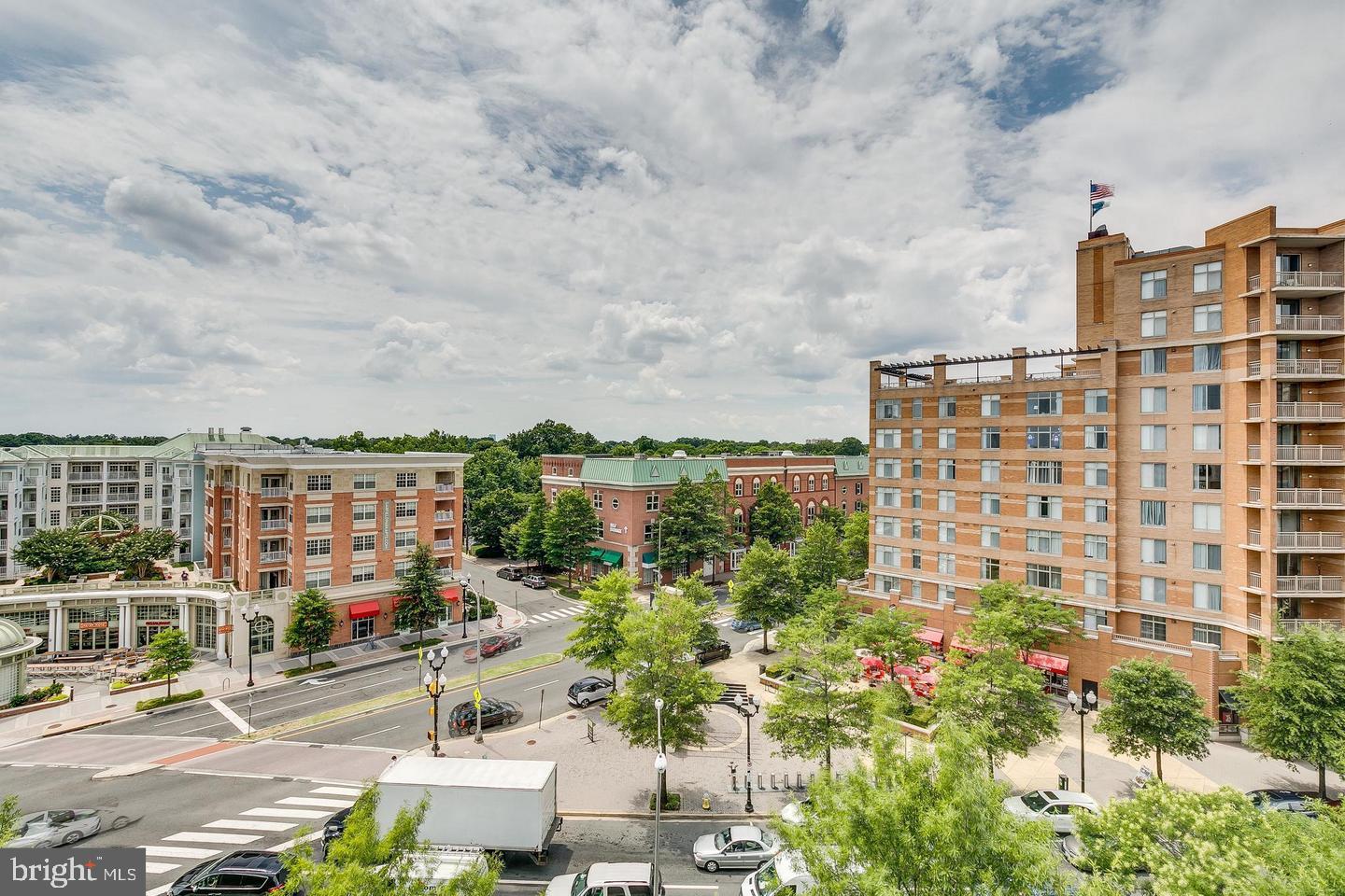 CLARENDON 1021 - Residential Lease