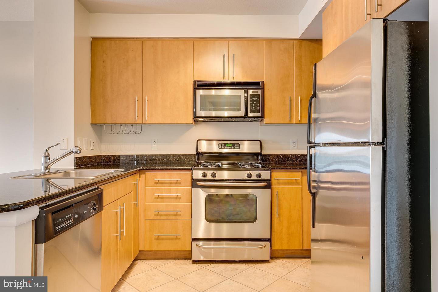 CLARENDON 1021 - Residential Lease