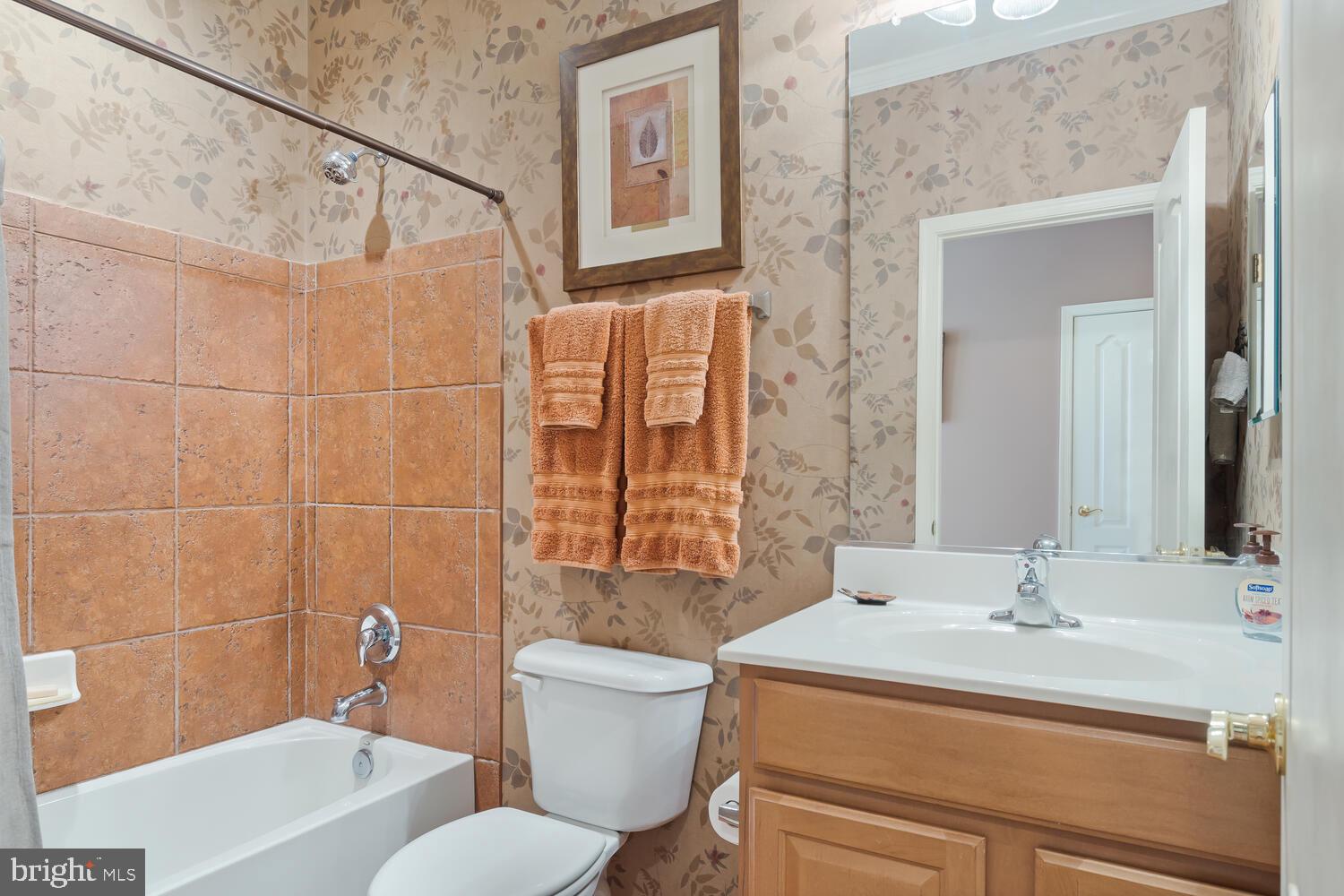 SYMPHONY VILLAGE AT CENTREVILLE - Residential