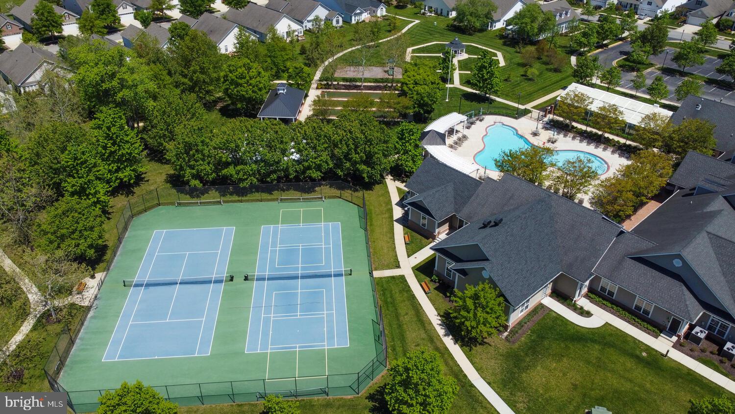 SYMPHONY VILLAGE AT CENTREVILLE - Residential