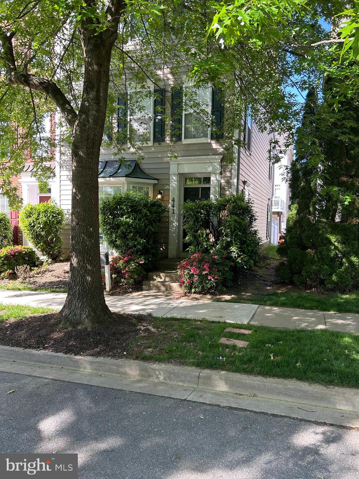 LAKELANDS - Residential Lease