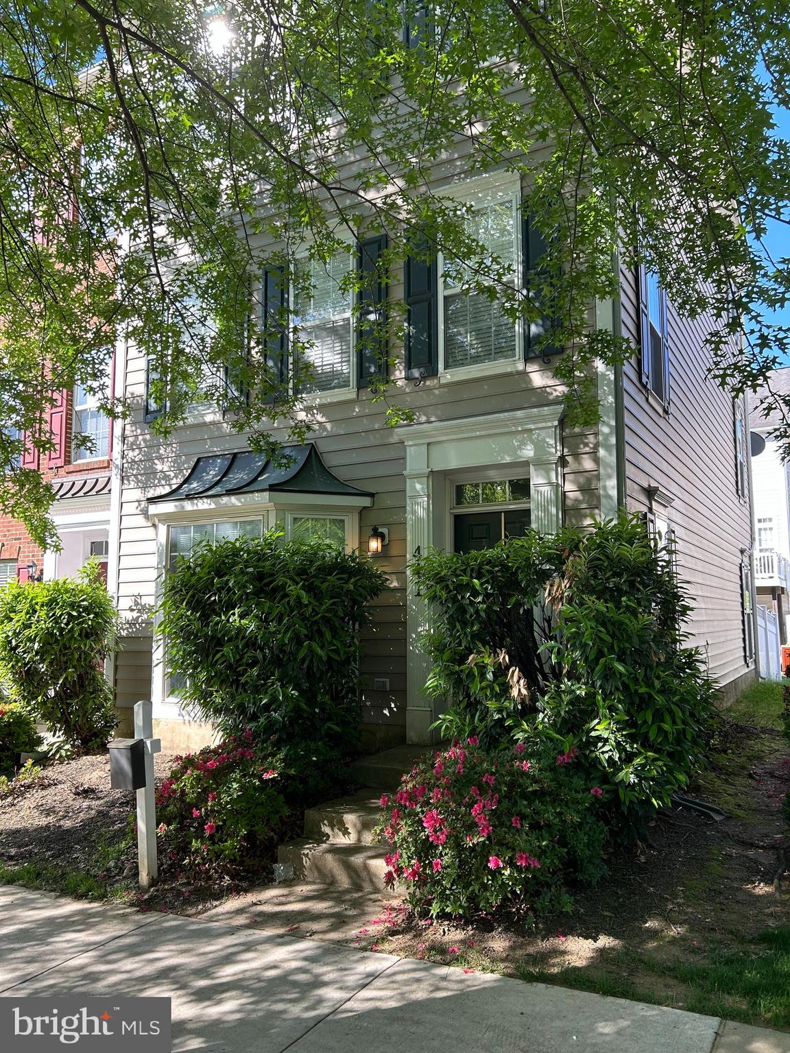 WELCOME TO THIS AMAZING END UNIT TOWNHOUSE WITH OVERSIZED 2 CAR GARAGE.
KENTLANDS-LAKEWOODS AREA WITH PARKS AND RESTAURANTS CLOSE BY.
COMMUNITY OFFERS MANY AMMENETIES SUCH AS POOL, WALKING PATHS AND PARKS
GORGEOUS 3 LEVEL PROPERTY WITH 4 BEDROOMS AND 3 FULLY RENOVATED BATHROOMS.
ENTRY LEVEL BEDROOM SUPPORTED BY A FULL BATHROOM-TOTALLY RENOVATED.
PERFECT AS A GUEST ROOM. CURRENTLY USED AS A STUDIO-OFFICE.
COMMUNITY NESTLED IN THE HEART OF THE LAKELANDS-KENTLANDS COMMUNITY AND OFFERS MANY AMMENETIES SUCH AS POOL, WALKING PATHS, SHOPPING AND PARKS
PRIMARY BEDROOM HAS BEEN UPGRADED AND HAS 2 LARGE WALKIN CLOSETS
PRIMARY BATHROOM HAS BEEN TOTALLY RENOVATED.
2ND LEVEL HAS LIVINGROOM-DINING ROOM WITH ACCESS TO YOUR PRIVATE DECK.
ENJOY COMING SUMMER DAYS ON YOUR DECK.
CALL YOUR AGENT FOR A PRIVATE TOUR OR CALL LISTING AGENT.