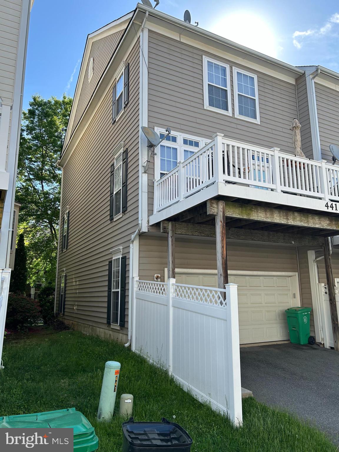 LAKELANDS - Residential Lease