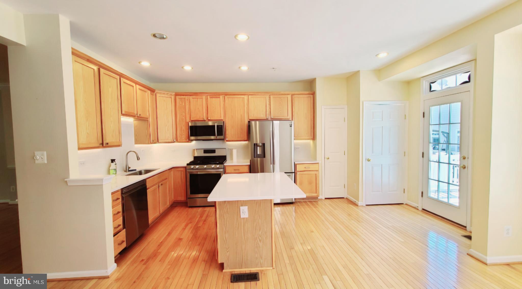 LAKELANDS - Residential Lease