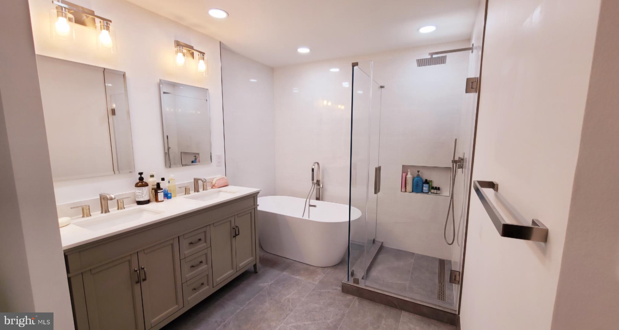 LAKELANDS - Residential Lease