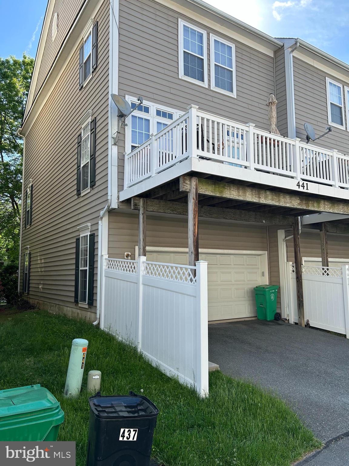 LAKELANDS - Residential Lease