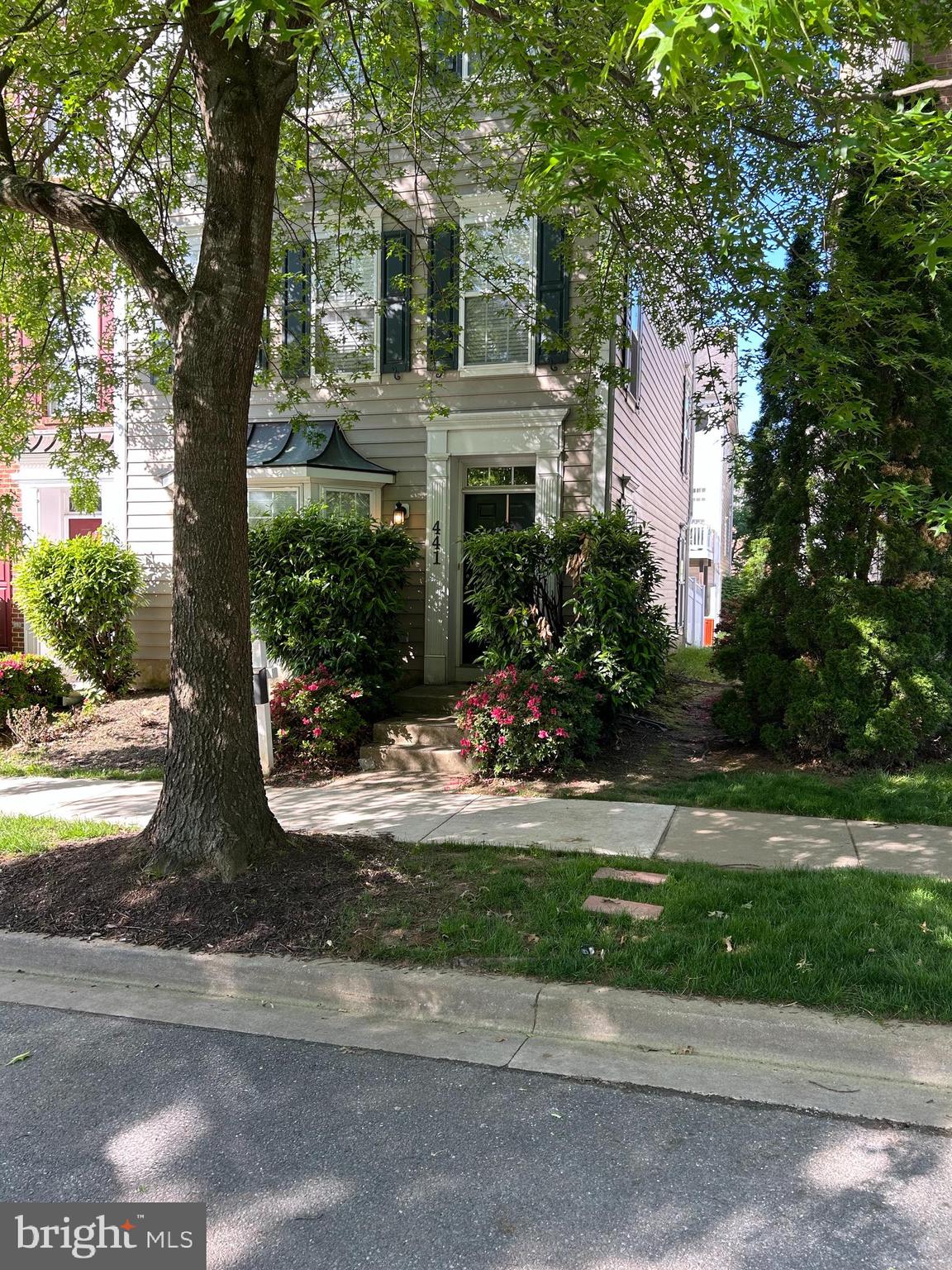 LAKELANDS - Residential Lease