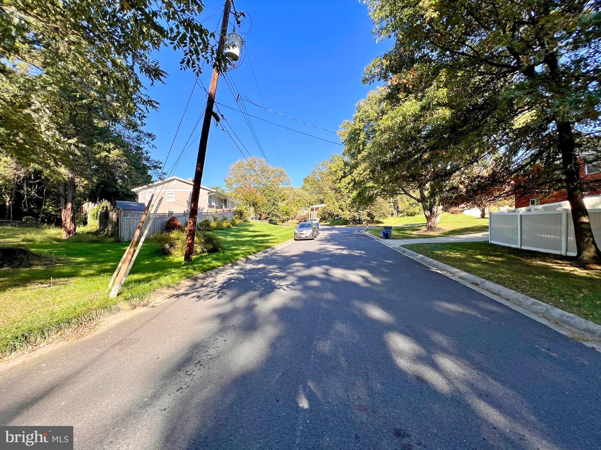 SILVER SPRING - Land