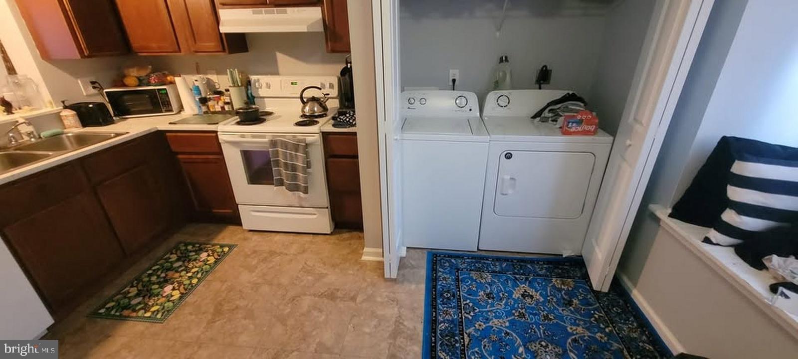 1813 WOODBROOKE DRIVE 1813