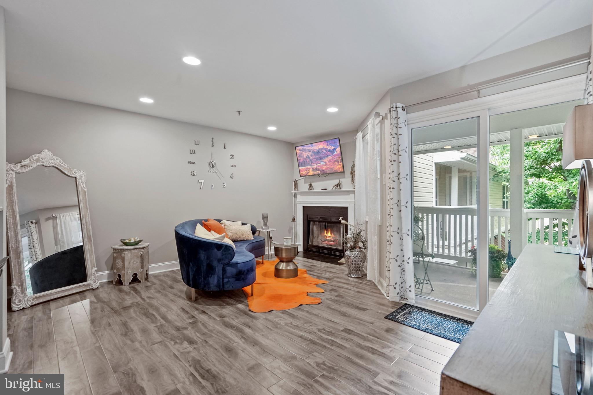 FOUNTAINS AT MCLEAN - Residential