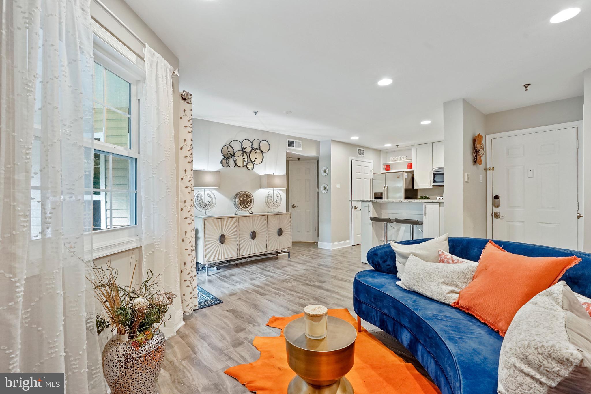 FOUNTAINS AT MCLEAN - Residential