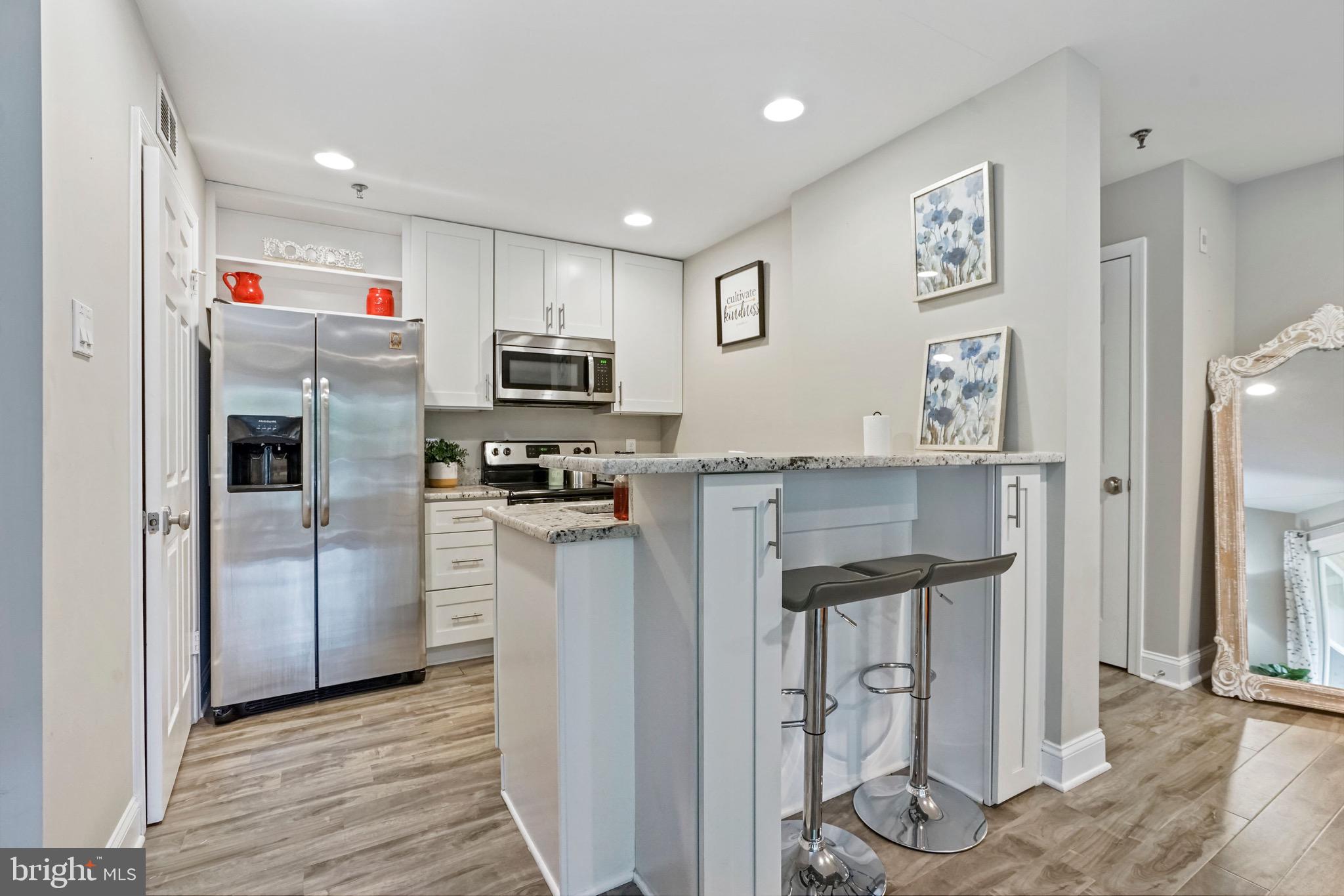 FOUNTAINS AT MCLEAN - Residential