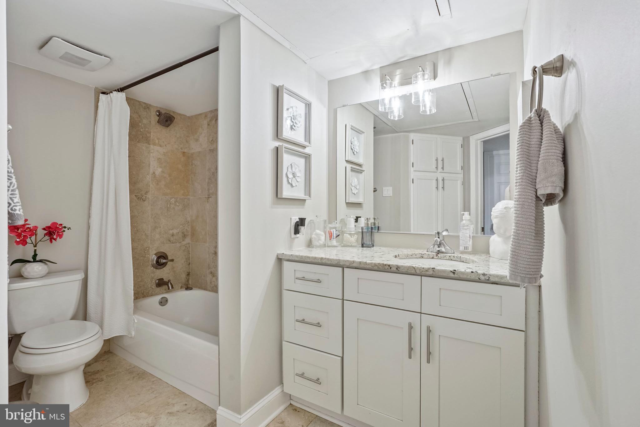 FOUNTAINS AT MCLEAN - Residential