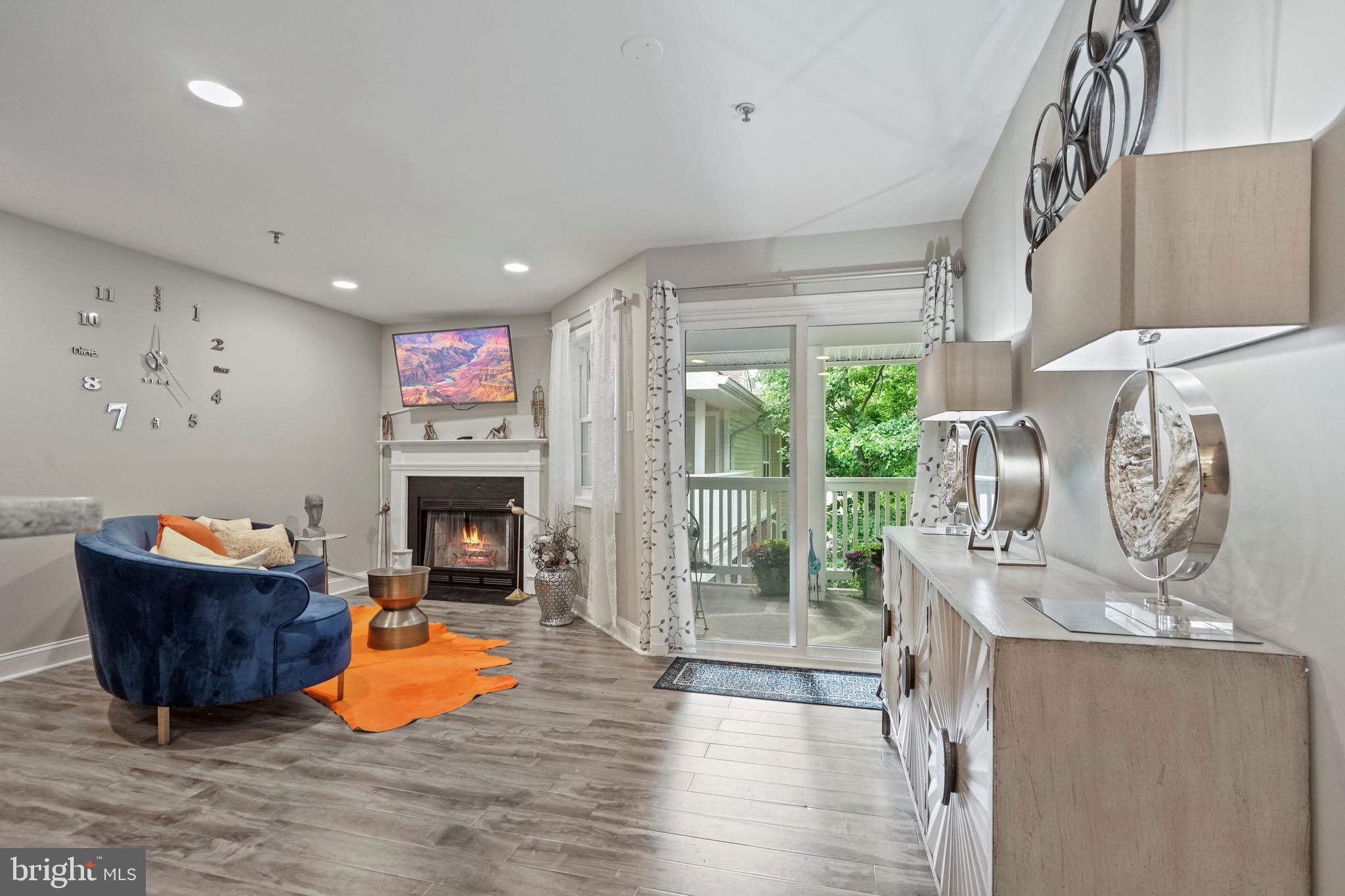 FOUNTAINS AT MCLEAN - Residential