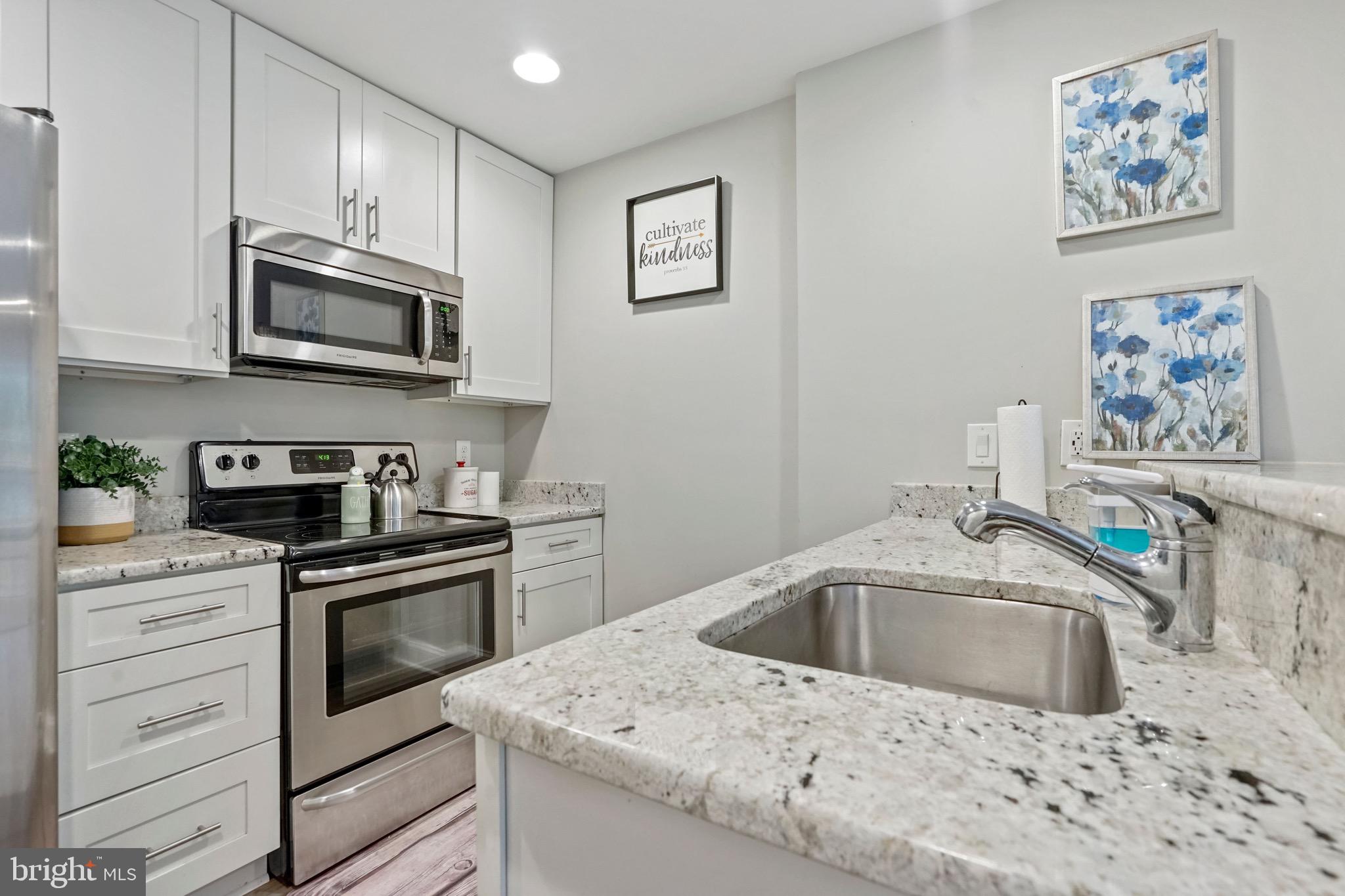 FOUNTAINS AT MCLEAN - Residential