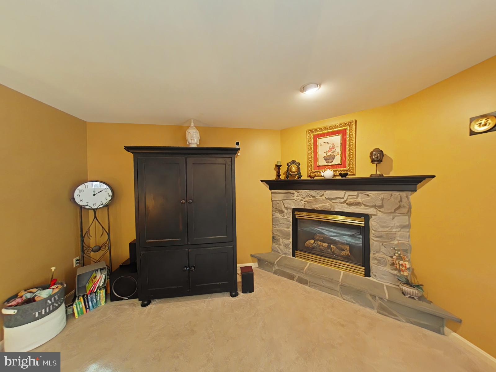 HILLCREST - Residential