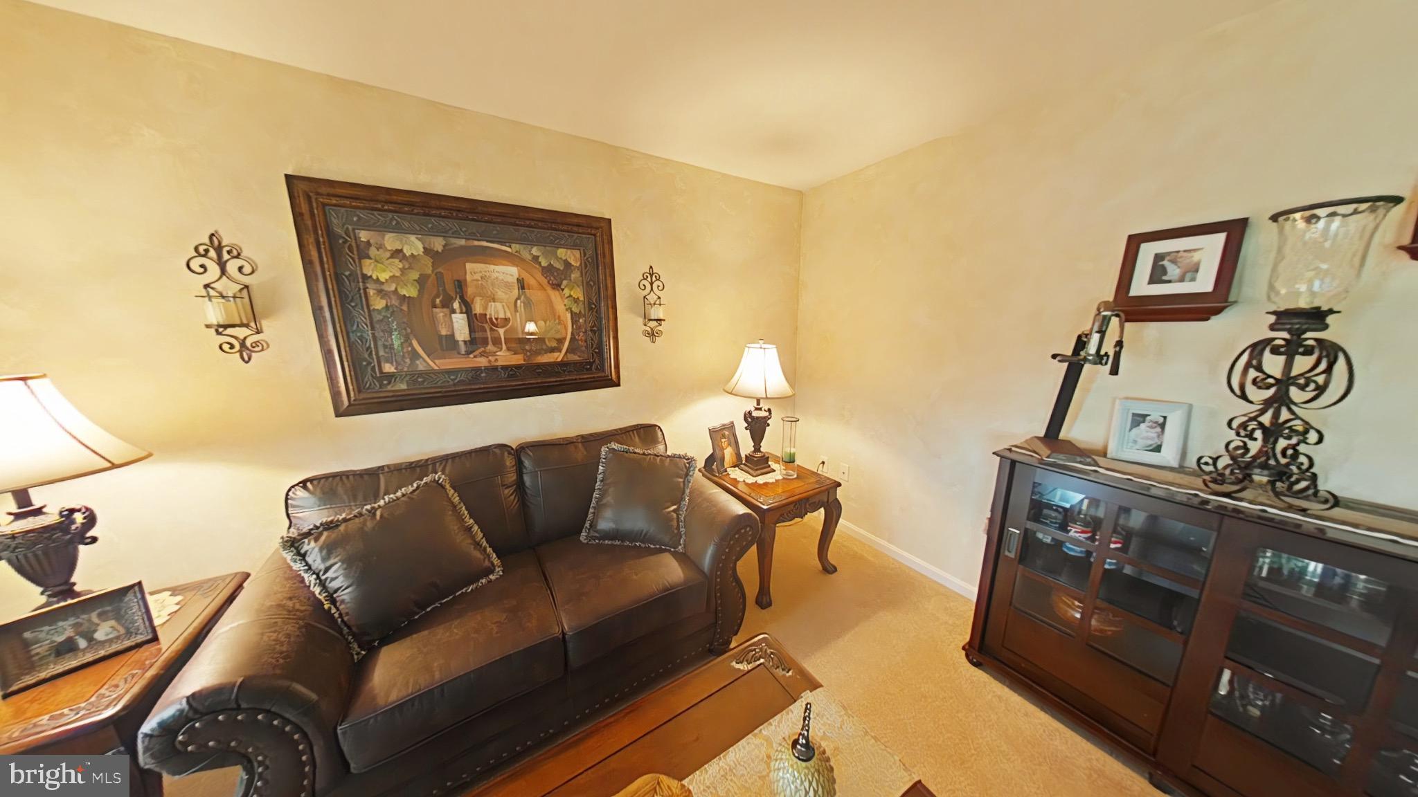 HILLCREST - Residential