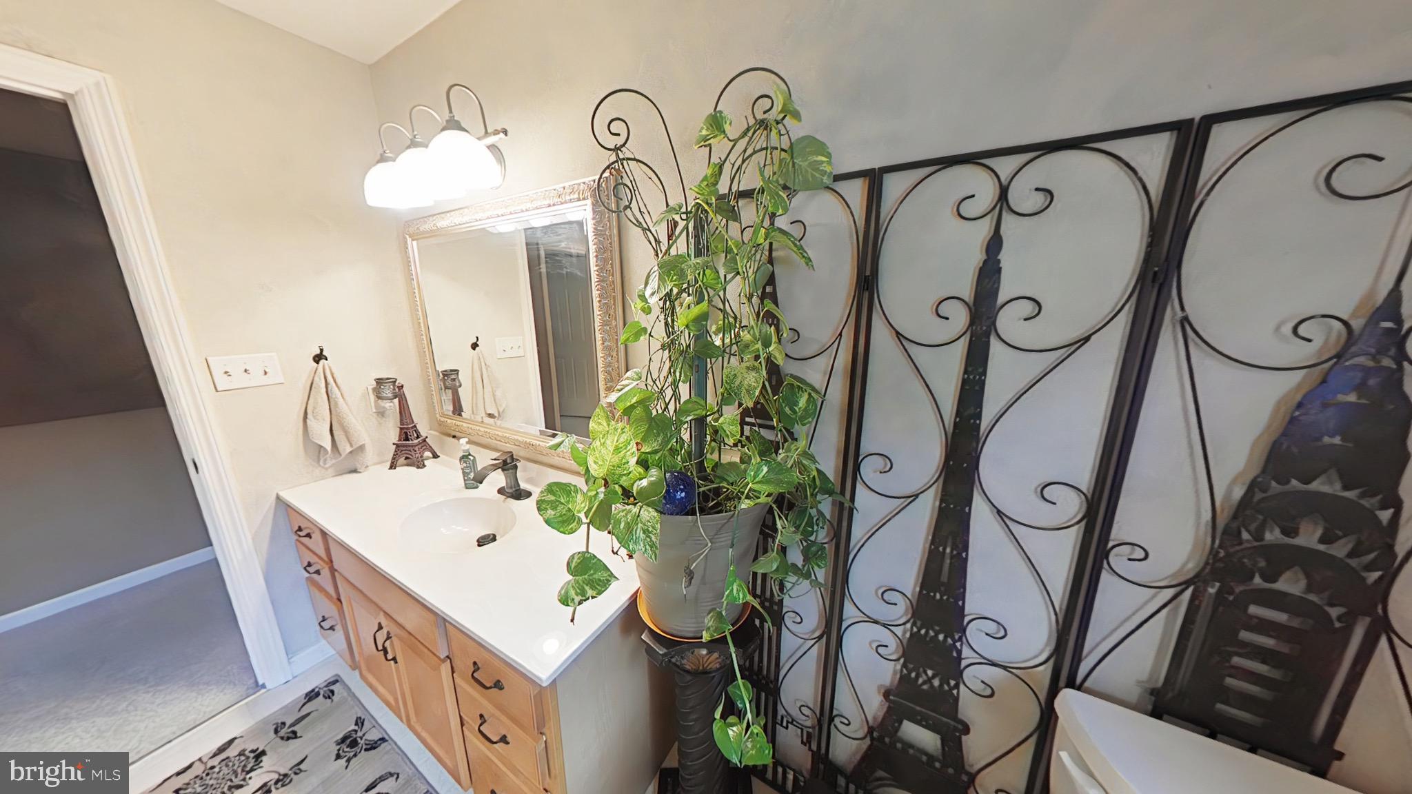 HILLCREST - Residential
