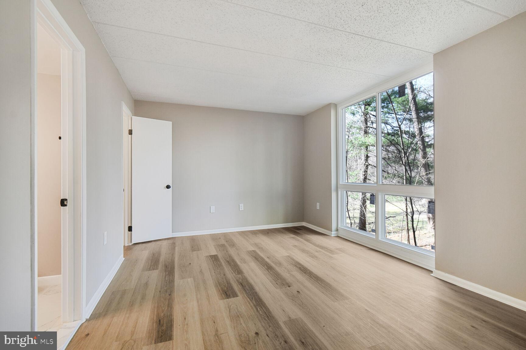 JEFFERSON SQUARE - Residential