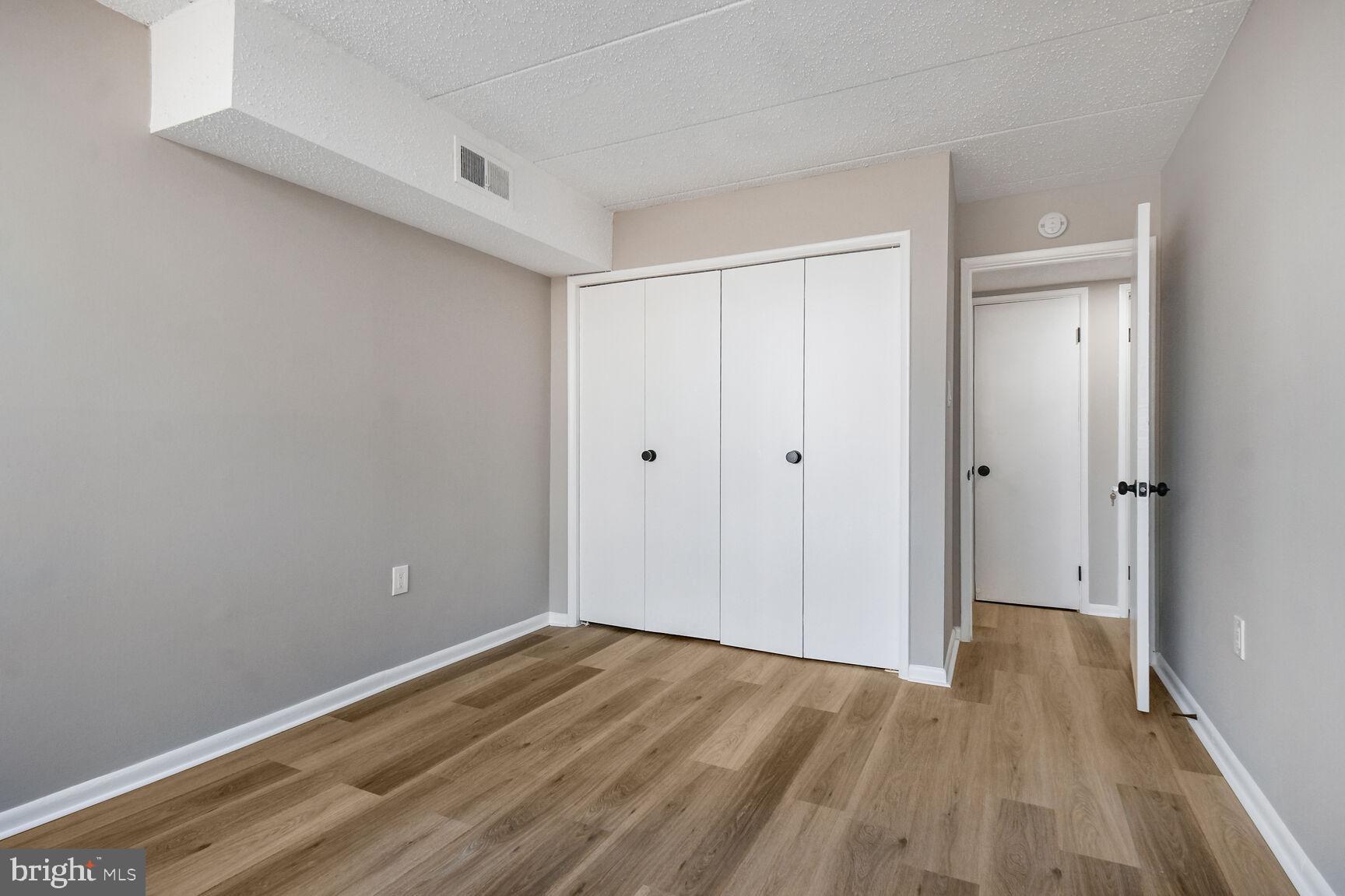 JEFFERSON SQUARE - Residential