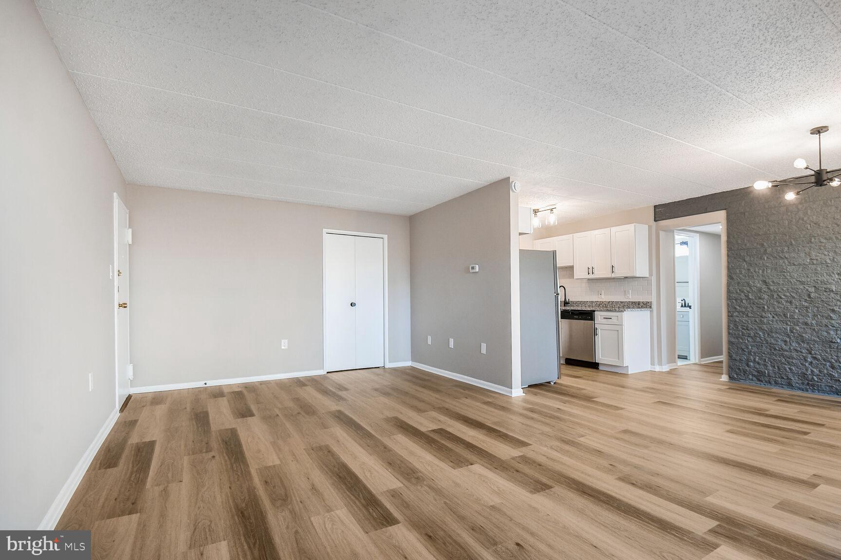 JEFFERSON SQUARE - Residential