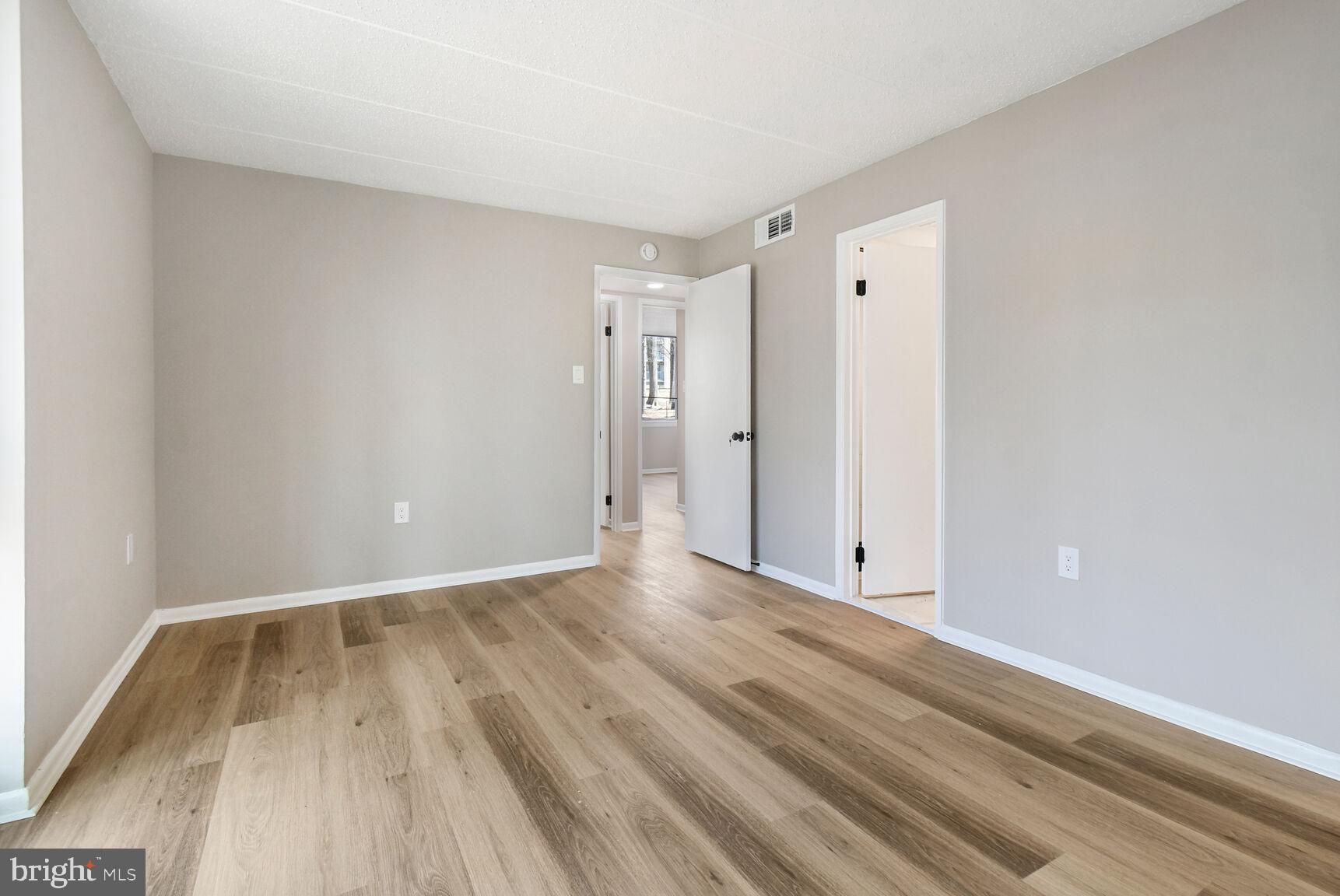 JEFFERSON SQUARE - Residential