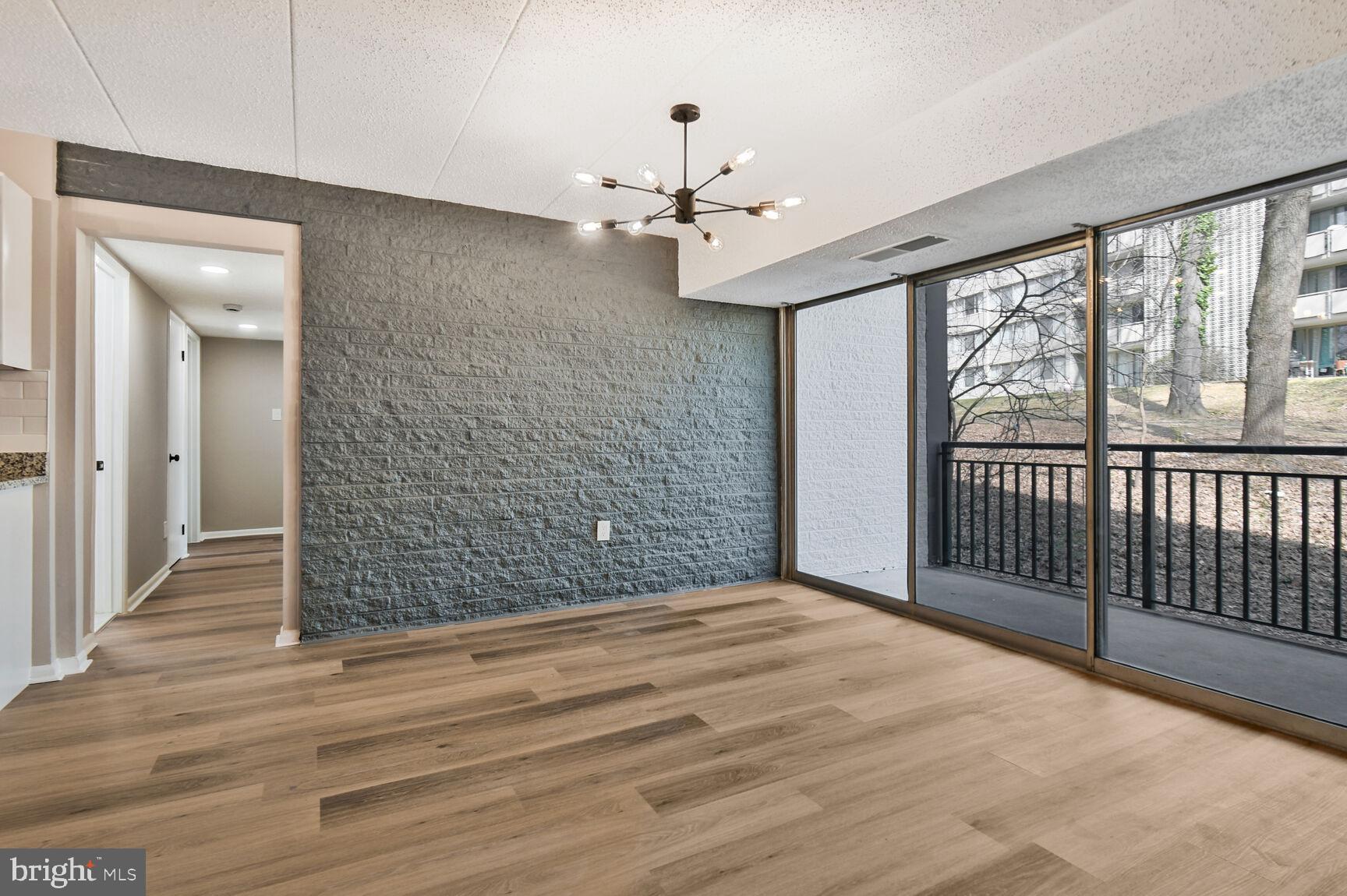 JEFFERSON SQUARE - Residential