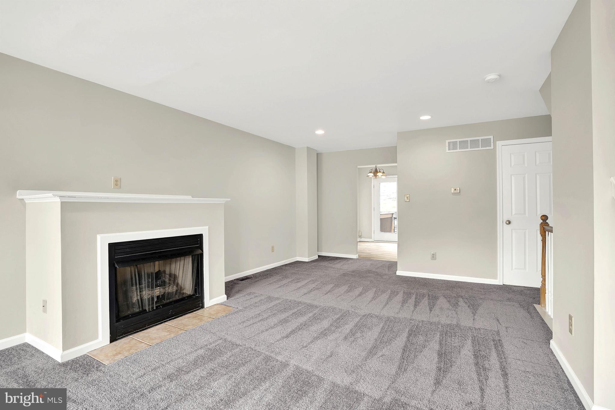 COLONIAL - Residential