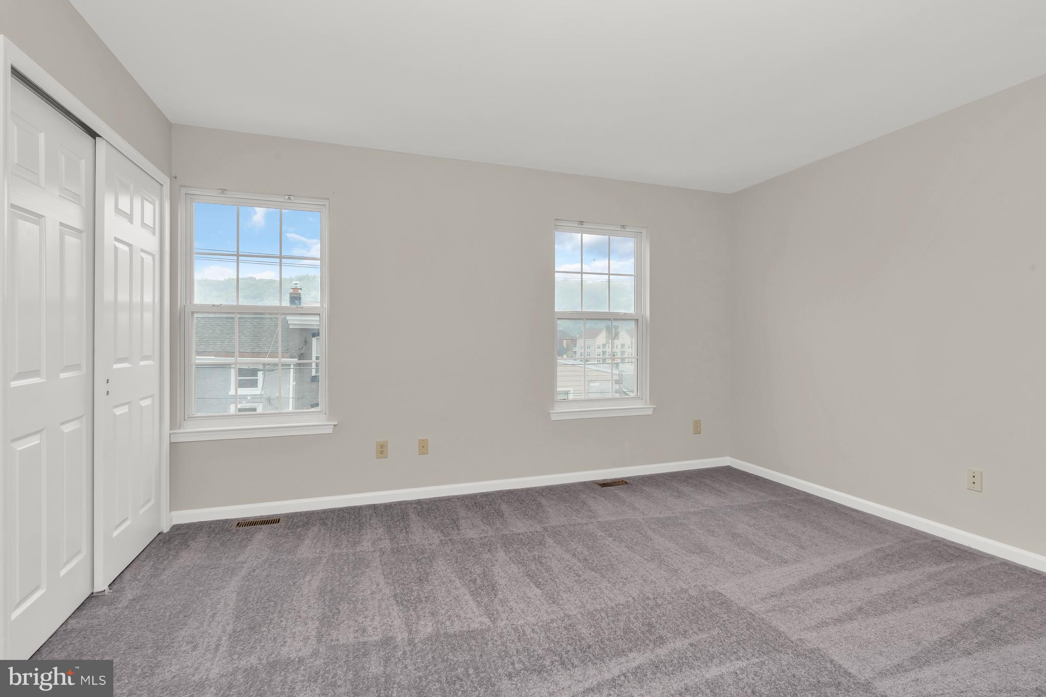 COLONIAL - Residential