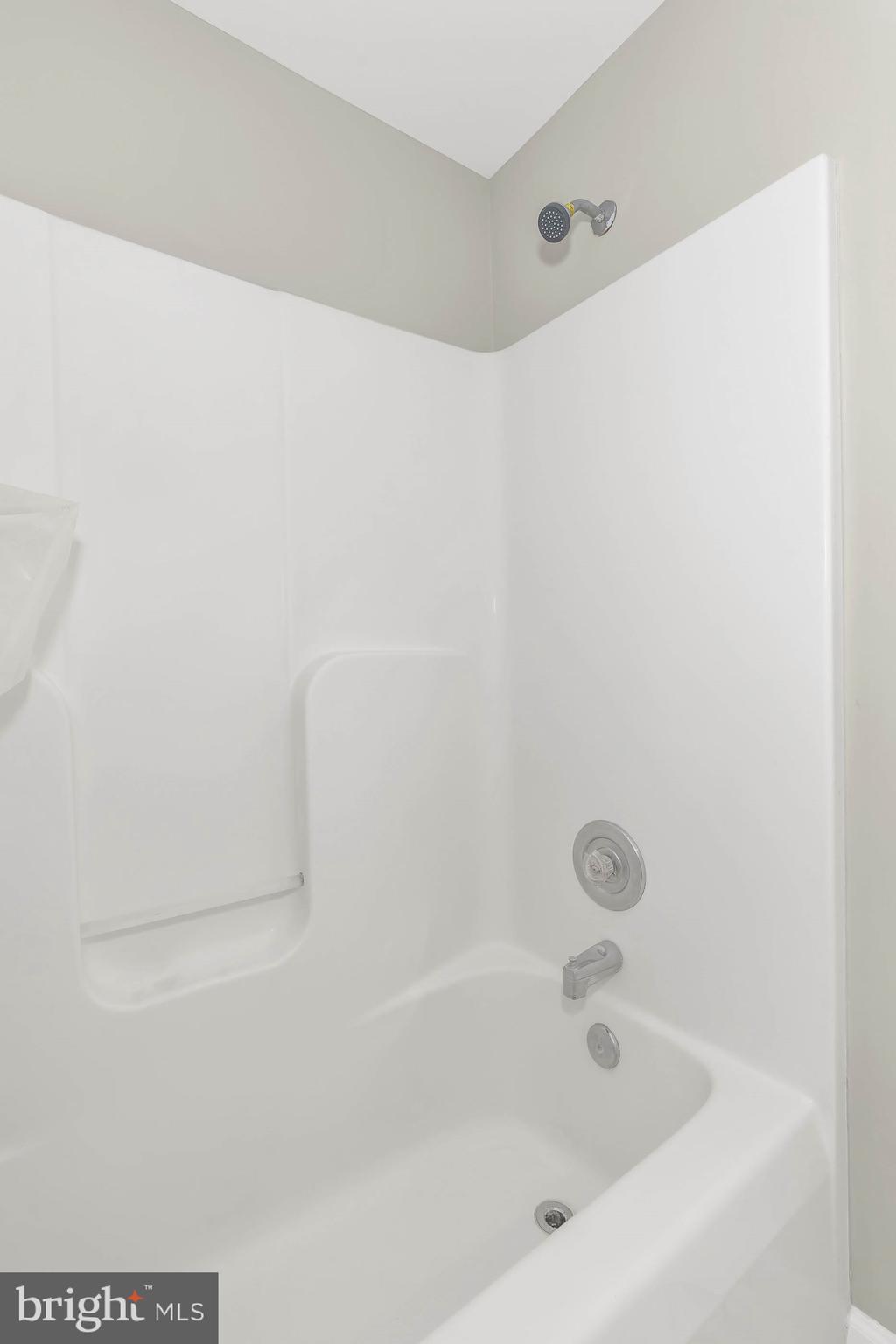 COLONIAL - Residential