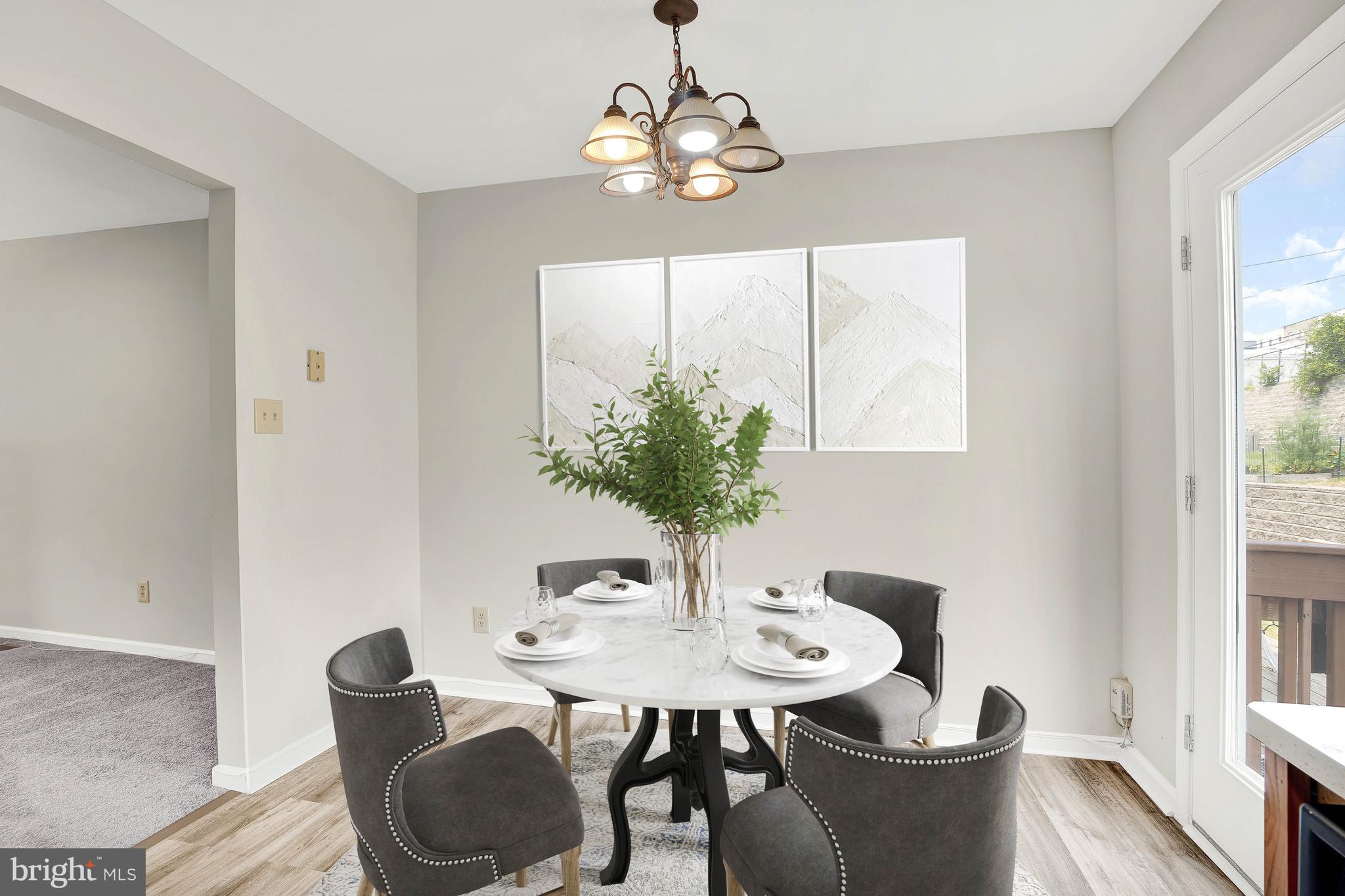 COLONIAL - Residential