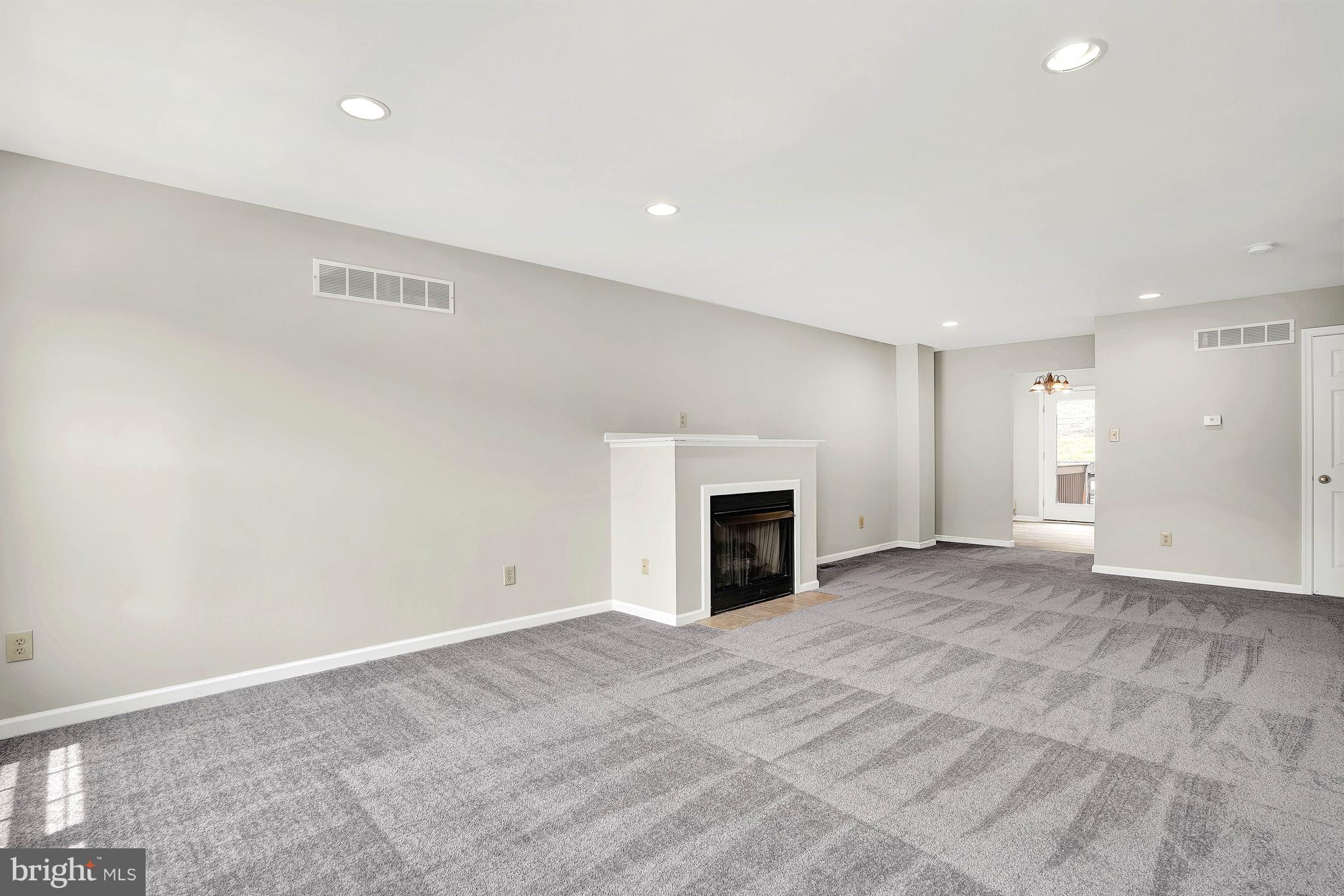 COLONIAL - Residential