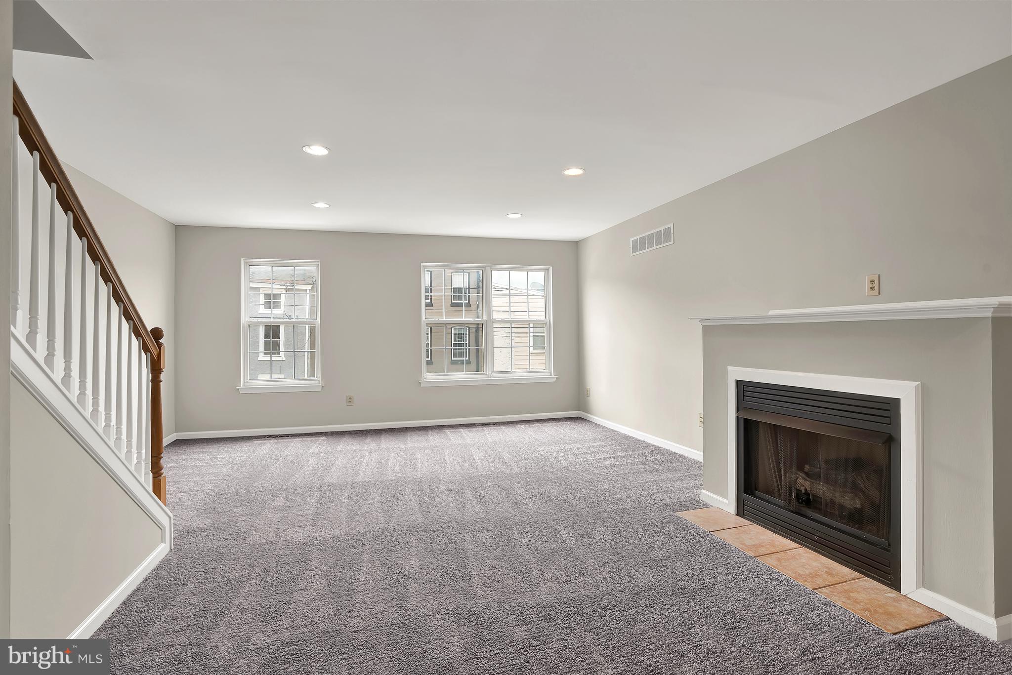 COLONIAL - Residential