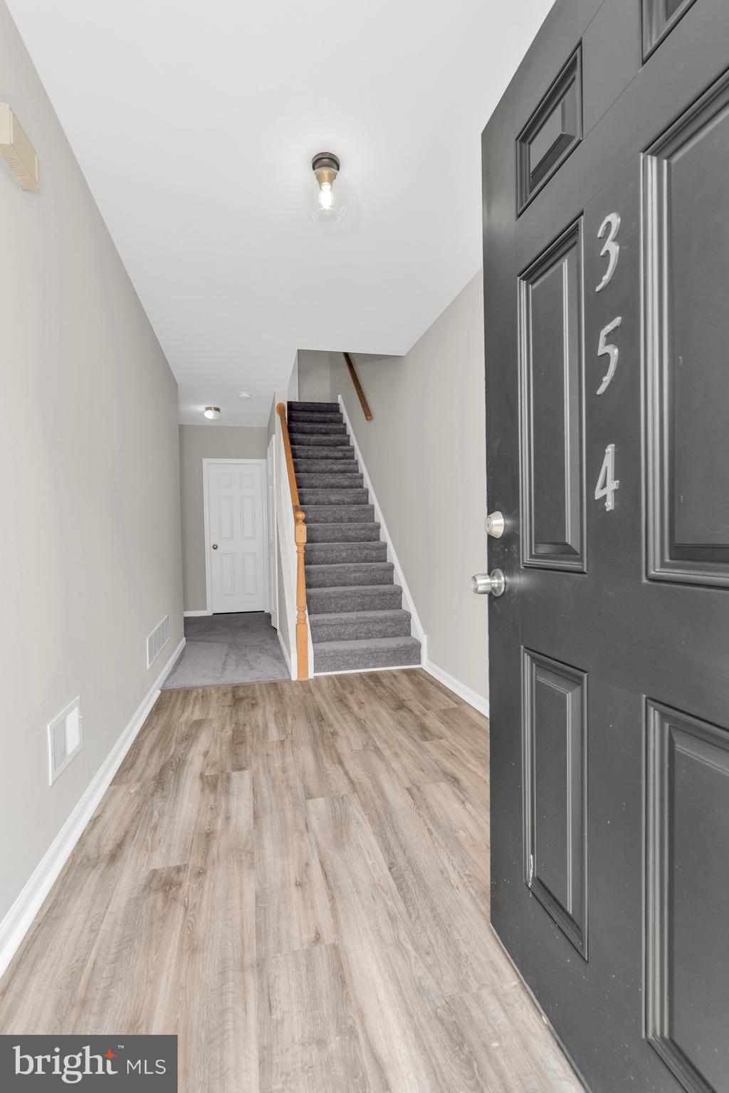 COLONIAL - Residential