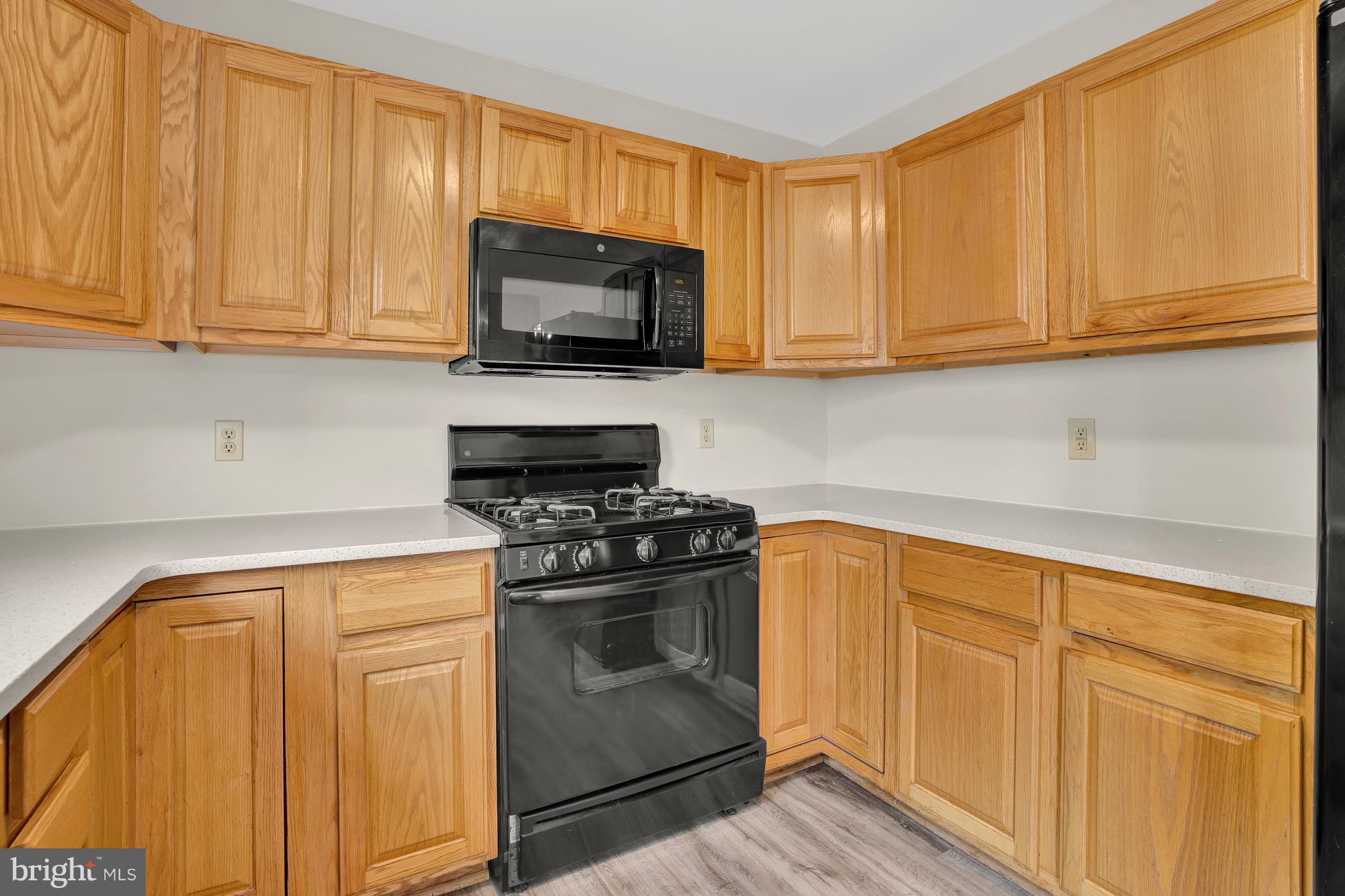 COLONIAL - Residential