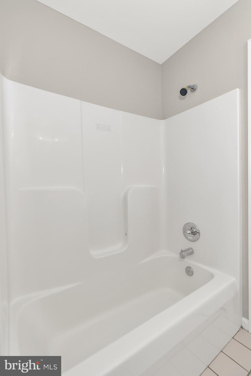 COLONIAL - Residential