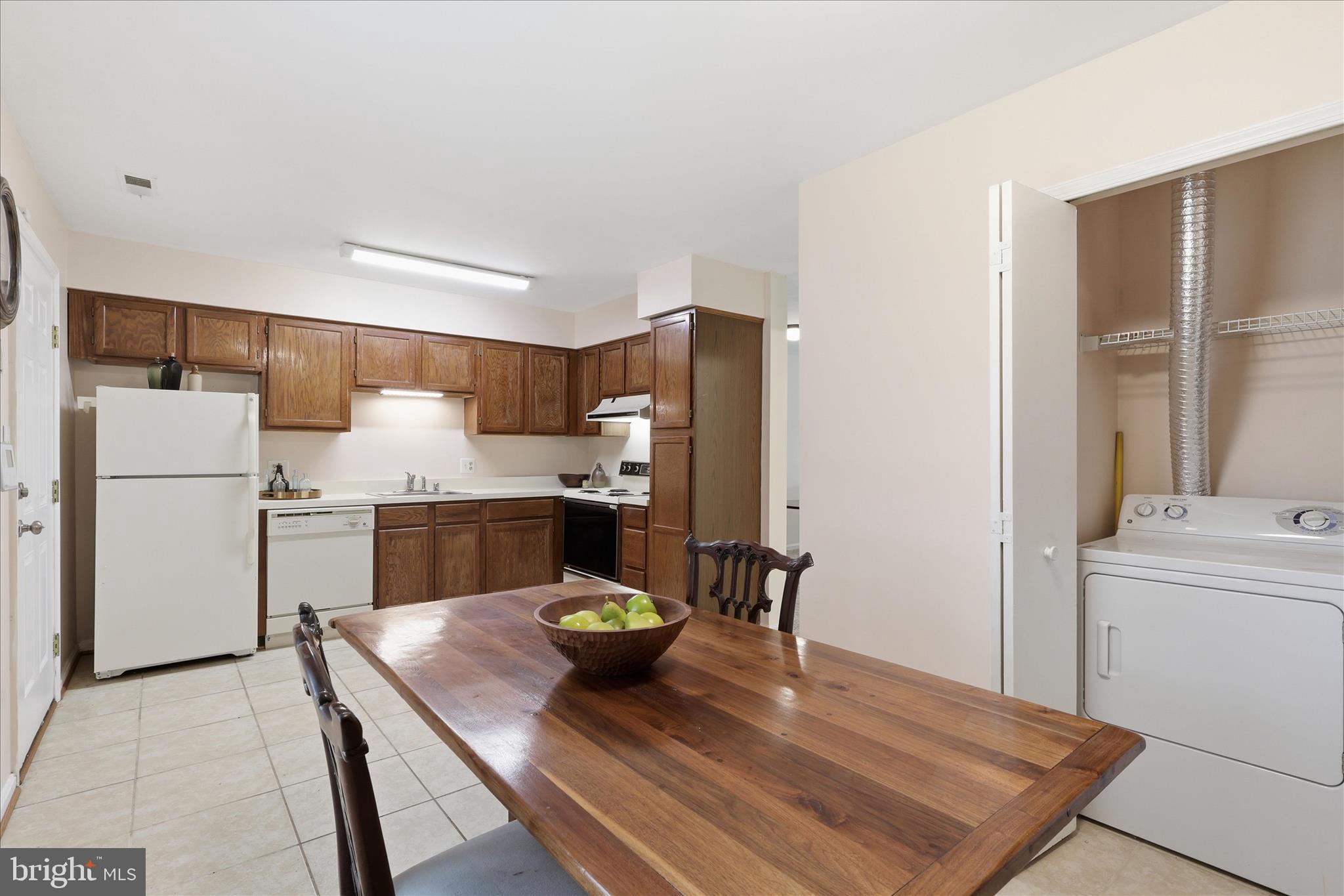FAIRVIEW COMMONS - Residential