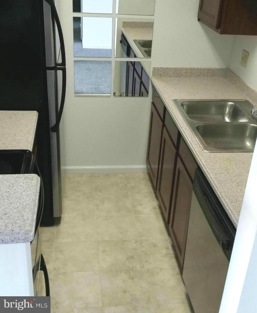CARRIAGE POINTE AT AQUIA - Residential Lease