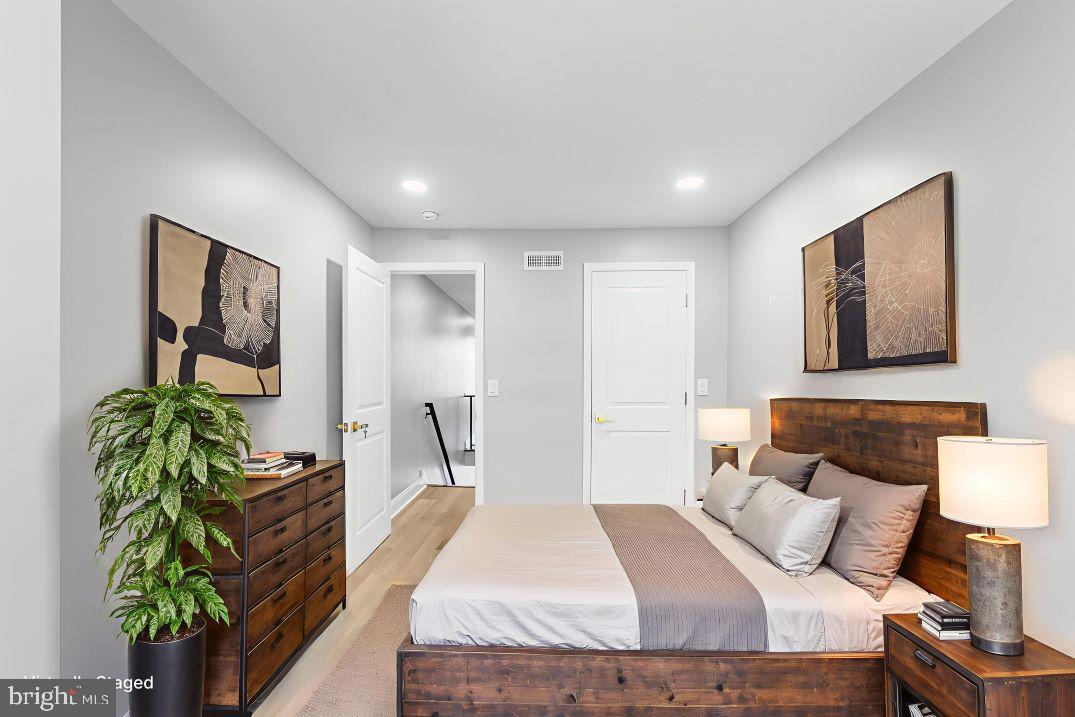 FRANKFORD - Residential