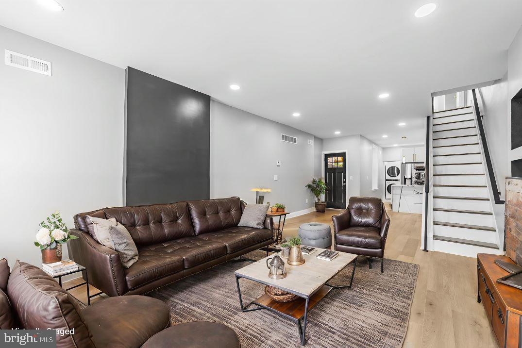 FRANKFORD - Residential