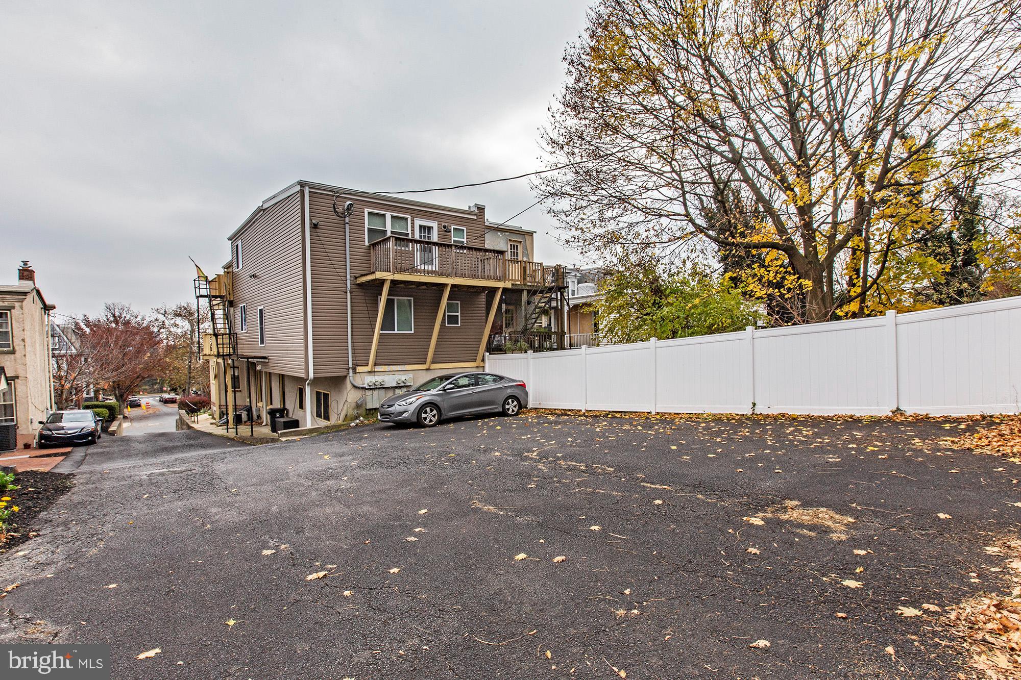 811 N VAN BUREN STREET 1