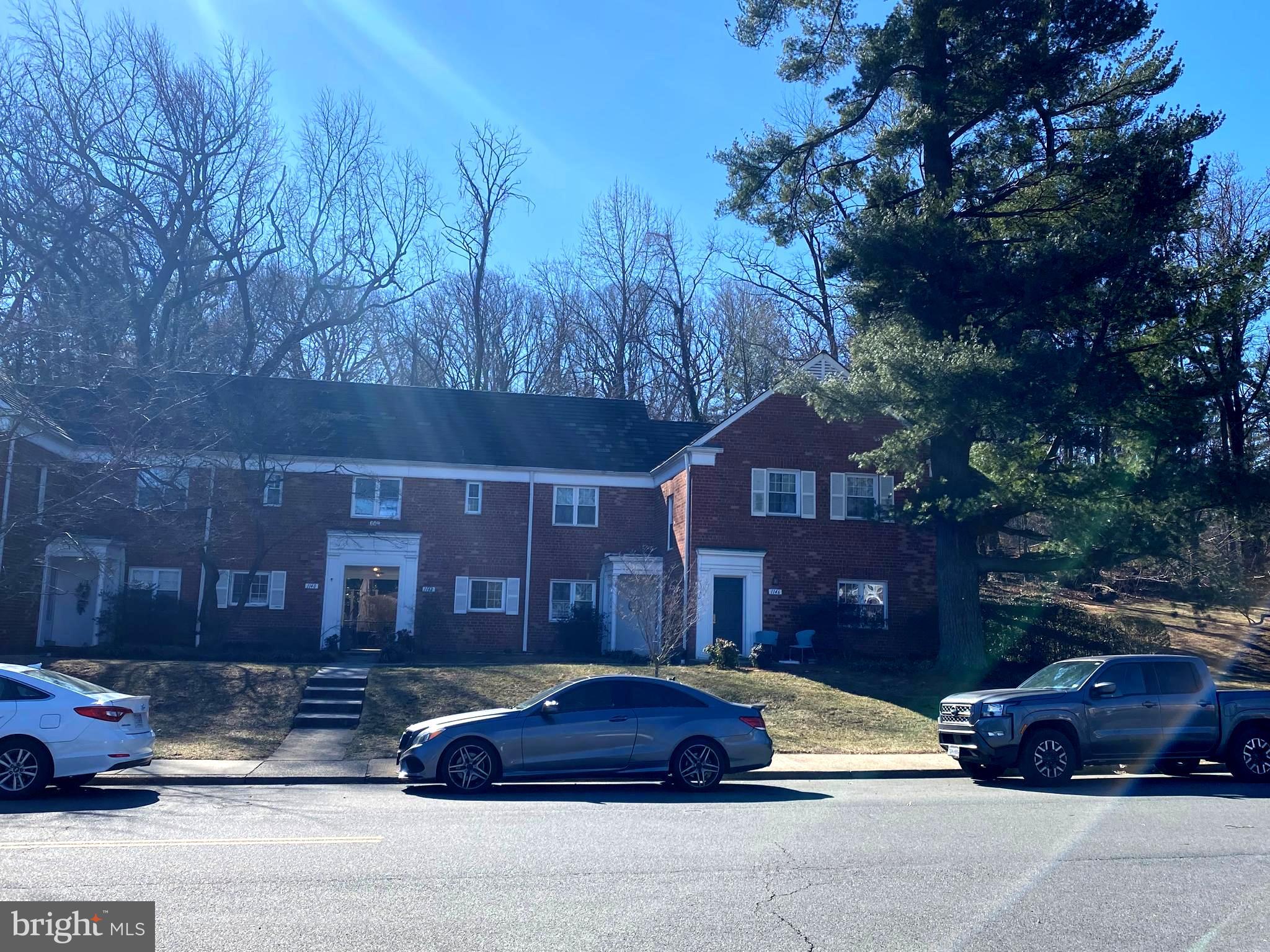 1144 VALLEY DRIVE