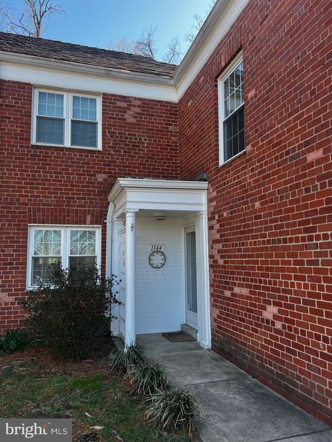 1144 VALLEY DRIVE ALEXANDRIA VA 22302