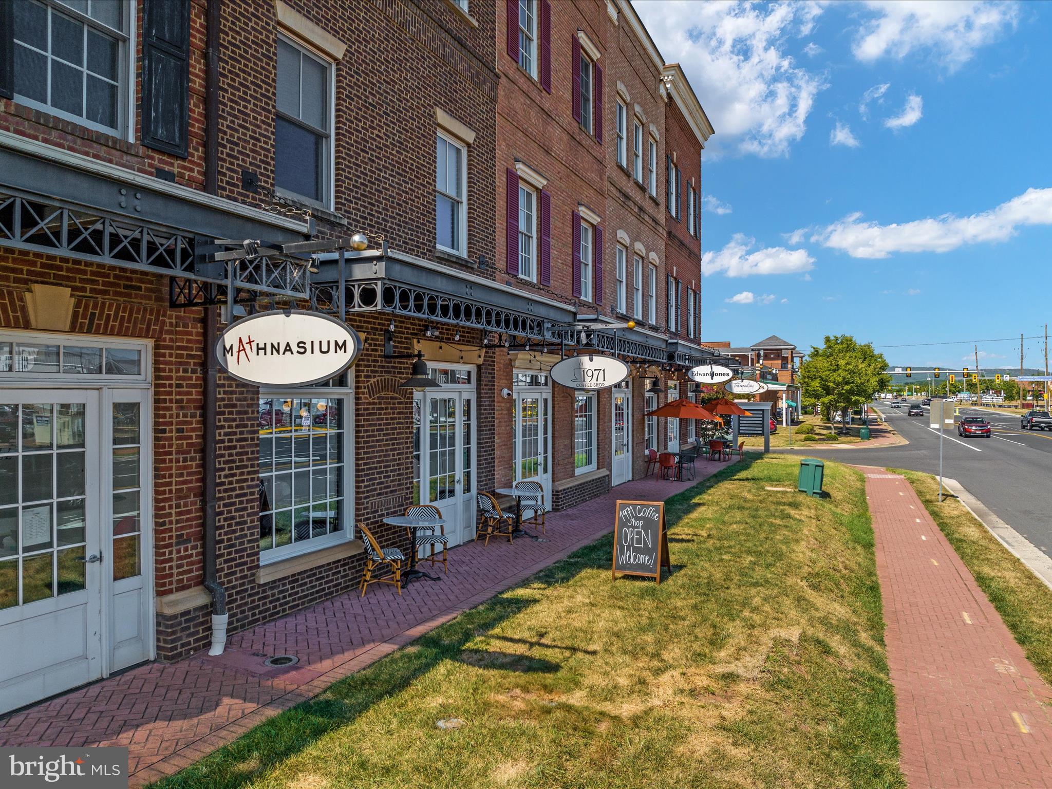 HAYMARKET STATION - Residential