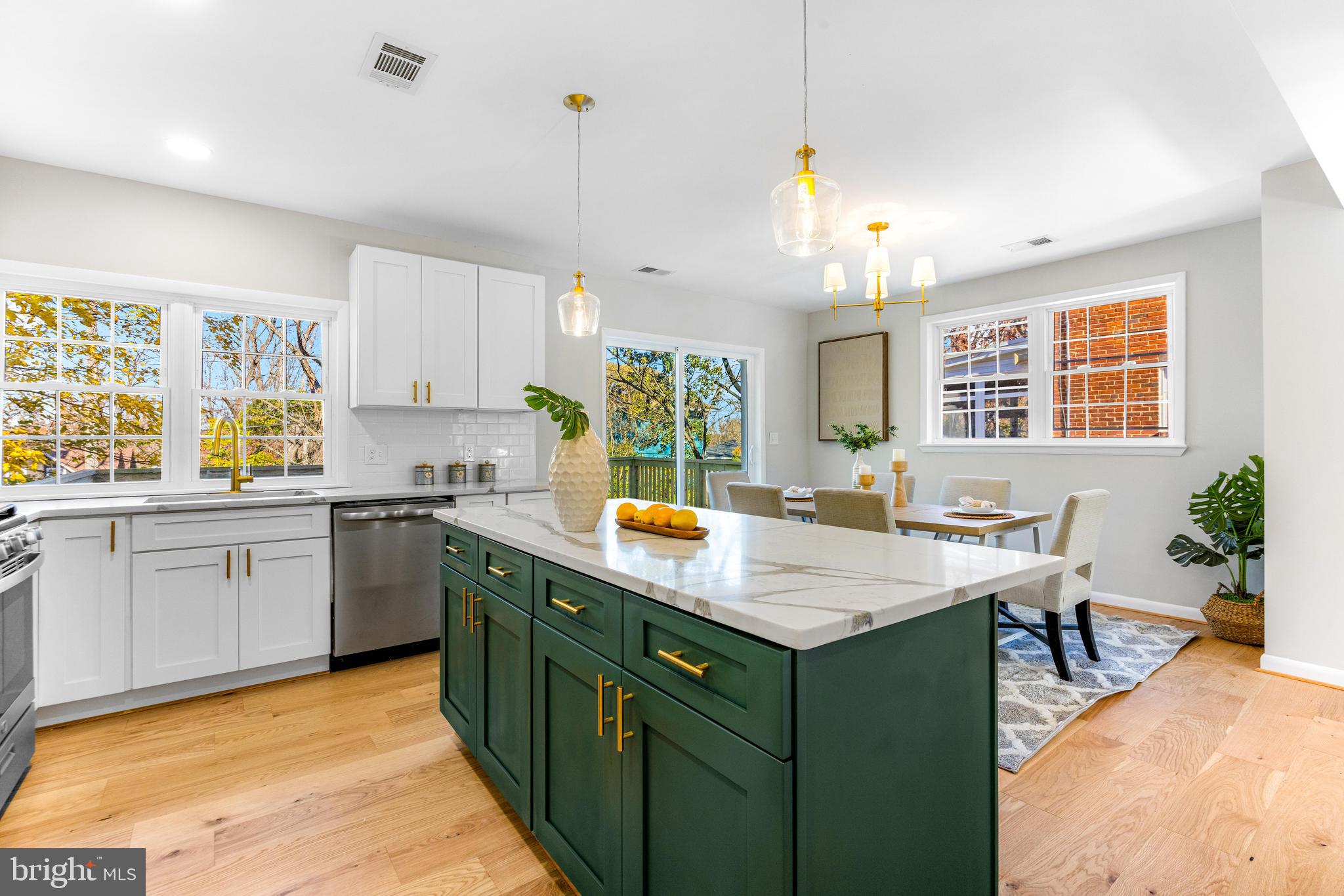 MOUNT WASHINGTON - Residential